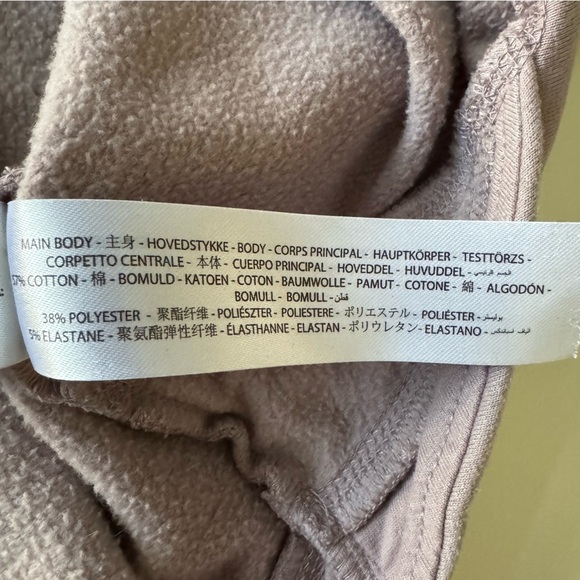 ARIAT Benecia Embossed Sweatshirt Quail Scalloped Hem Women’s size Small - Picture 9 of 11